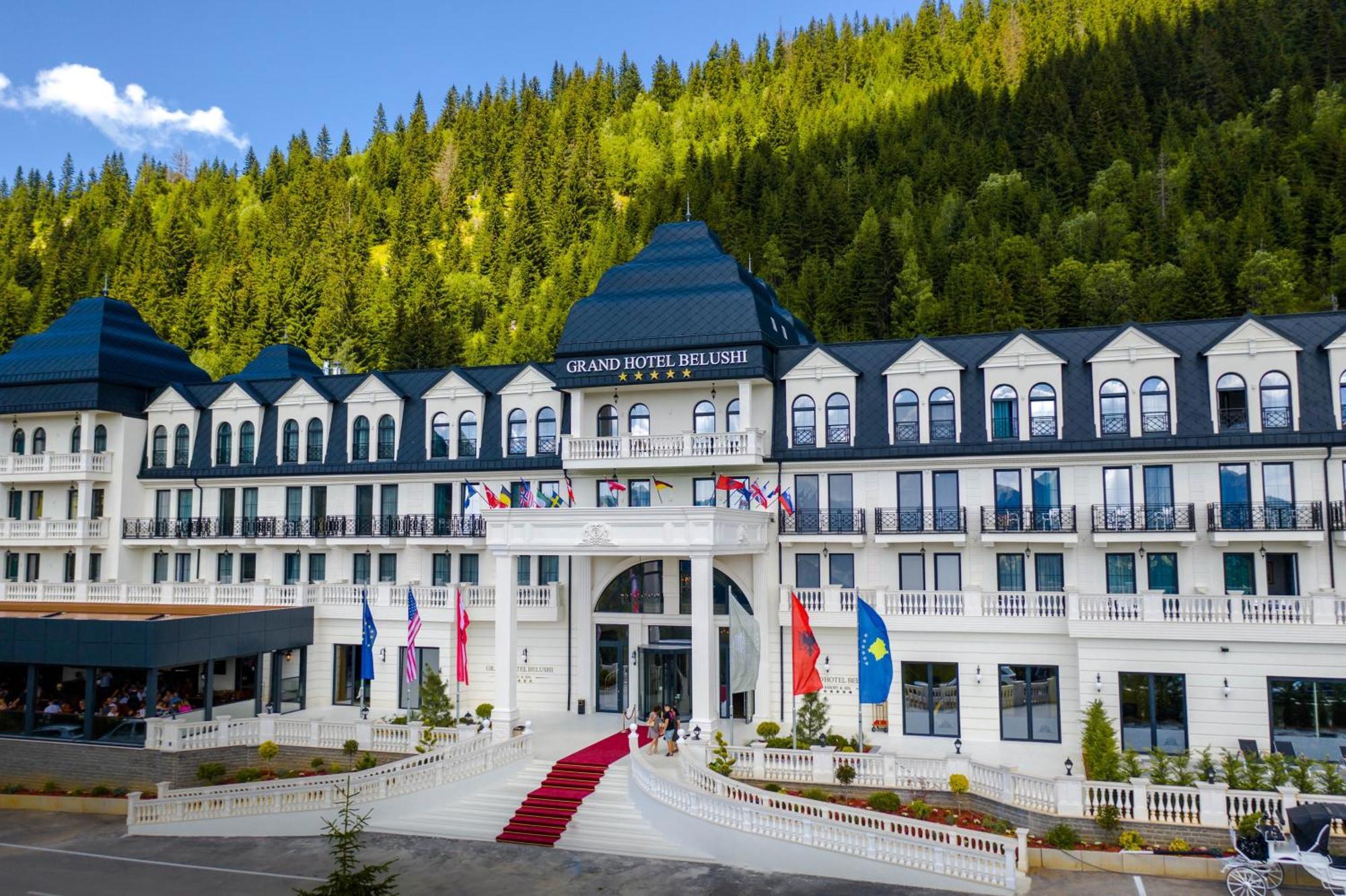Grand Hotel Belushi Boge Экстерьер фото