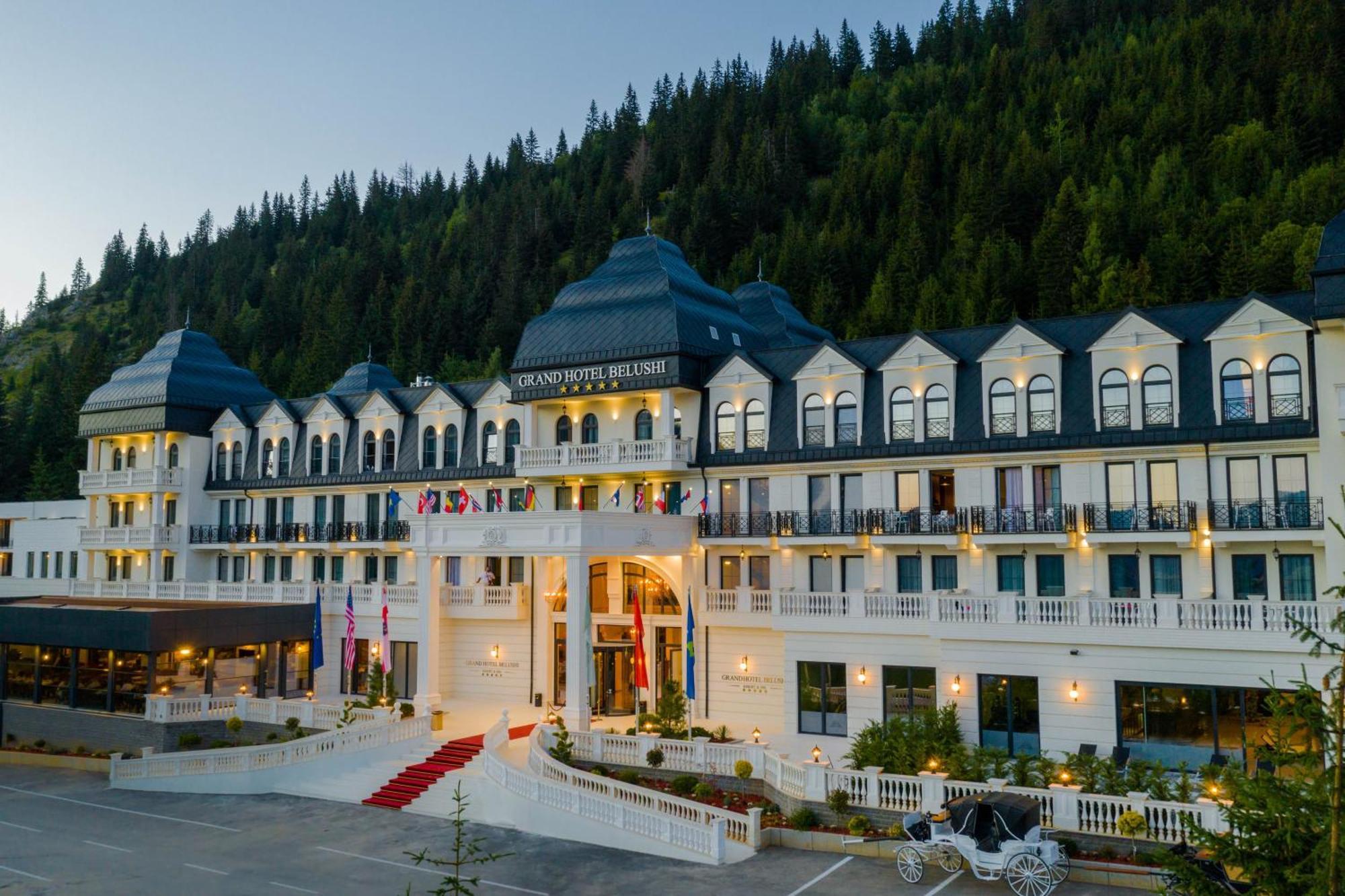 Grand Hotel Belushi Boge Экстерьер фото