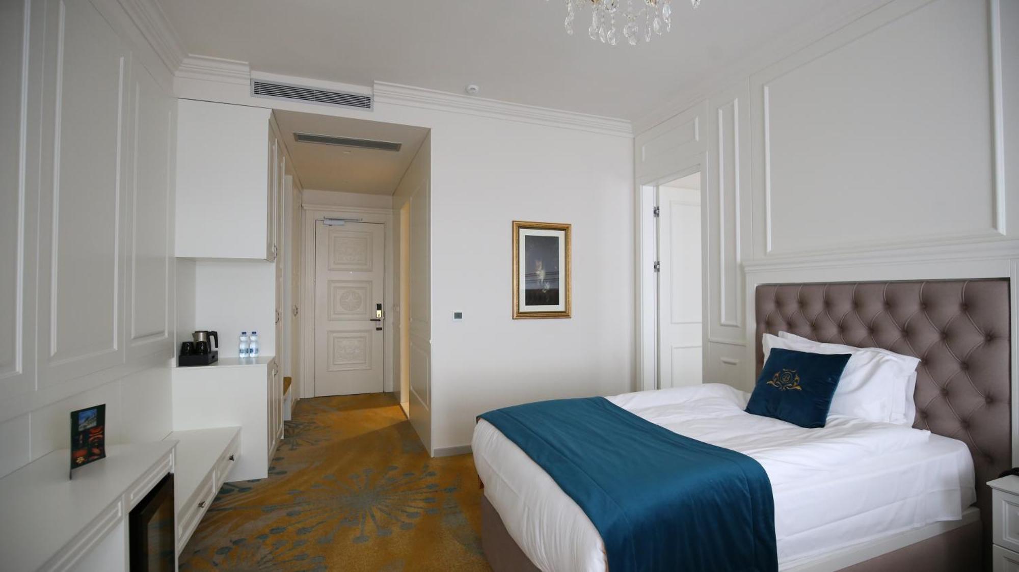 Grand Hotel Belushi Boge Экстерьер фото