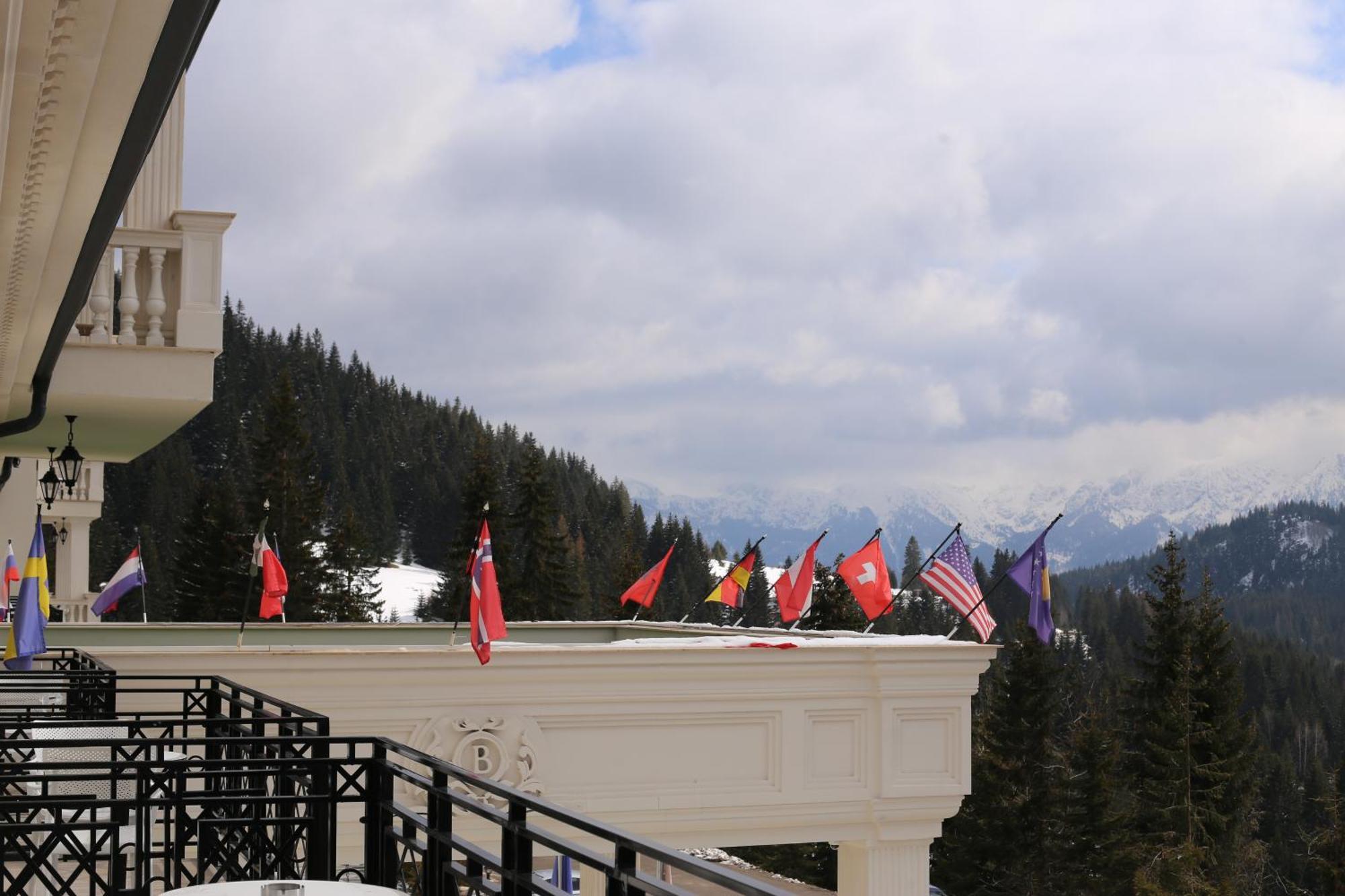 Grand Hotel Belushi Boge Экстерьер фото