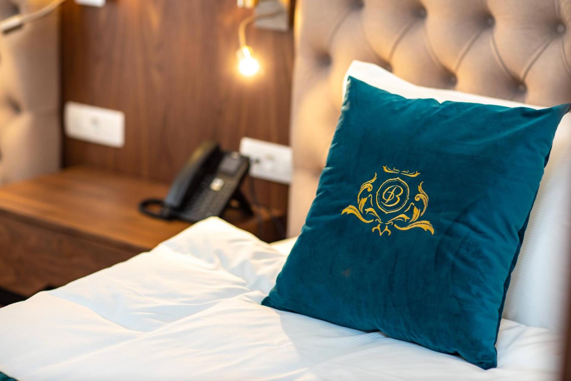 Grand Hotel Belushi Boge Экстерьер фото