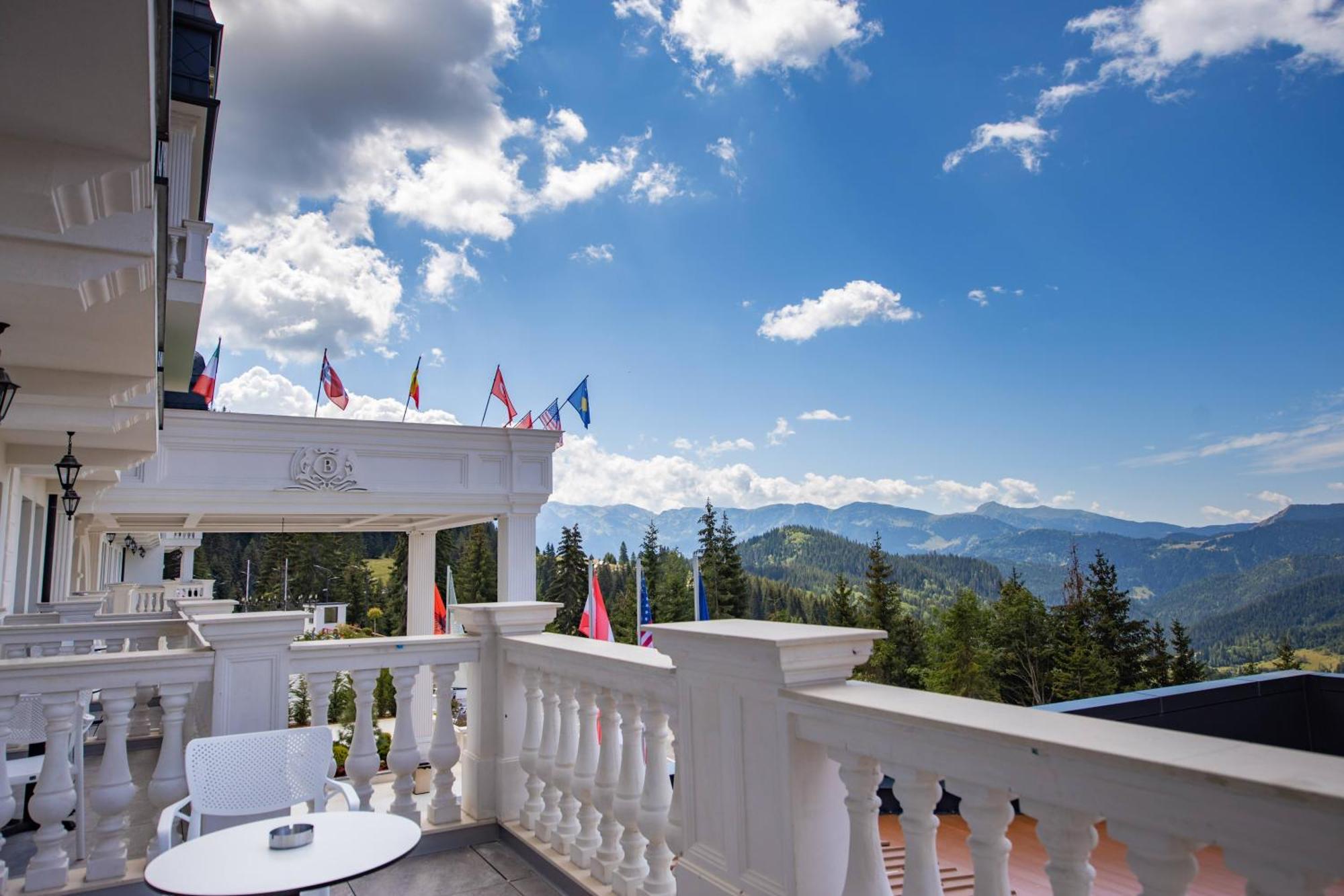 Grand Hotel Belushi Boge Экстерьер фото